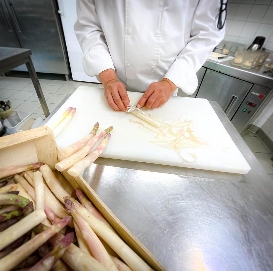 Logis Hotel - Restaurant Le Tulipier Vienne-le-Château Eksteriør billede