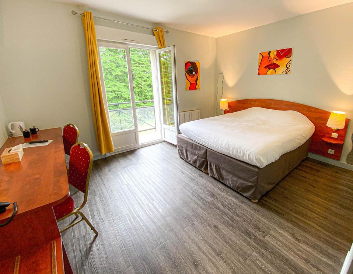 Logis Hotel - Restaurant Le Tulipier Vienne-le-Château Eksteriør billede