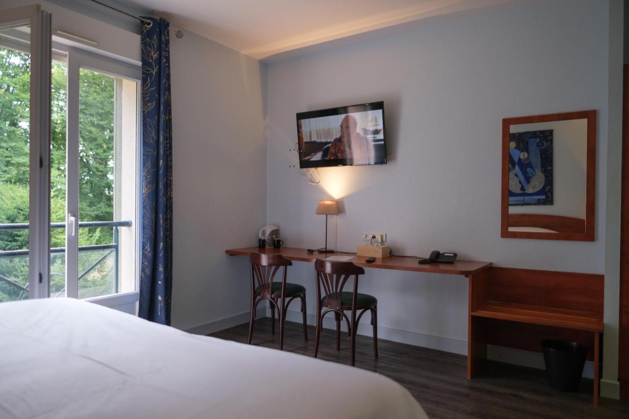 Logis Hotel - Restaurant Le Tulipier Vienne-le-Château Eksteriør billede
