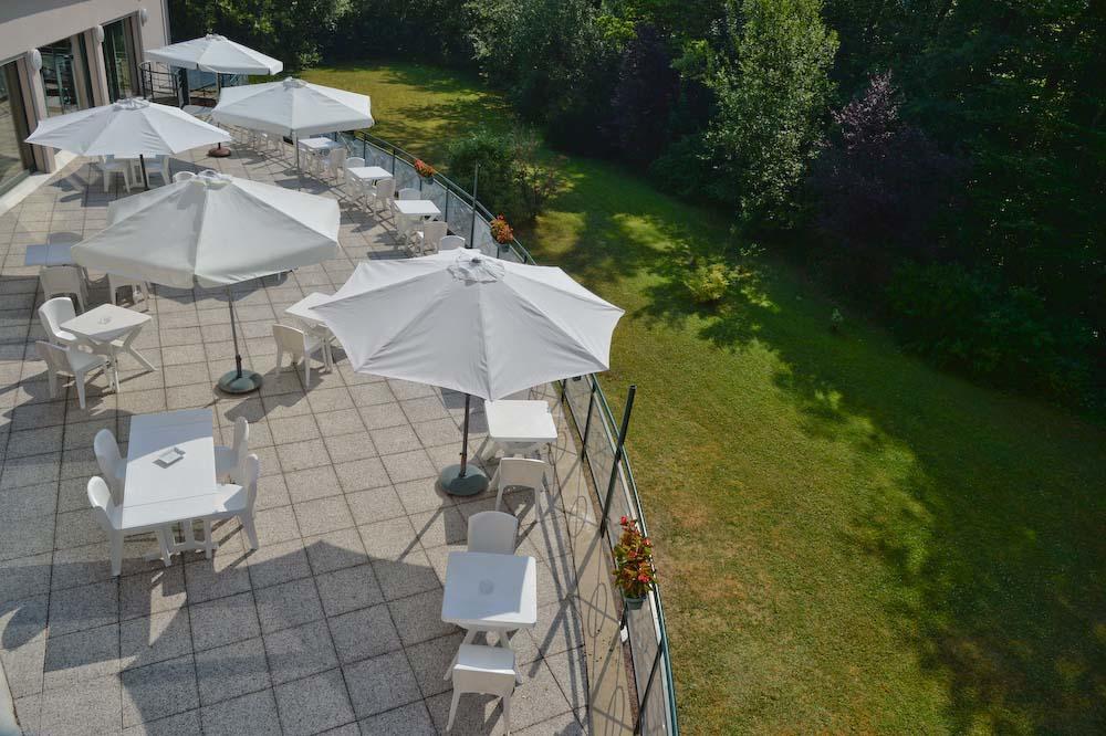 Logis Hotel - Restaurant Le Tulipier Vienne-le-Château Eksteriør billede