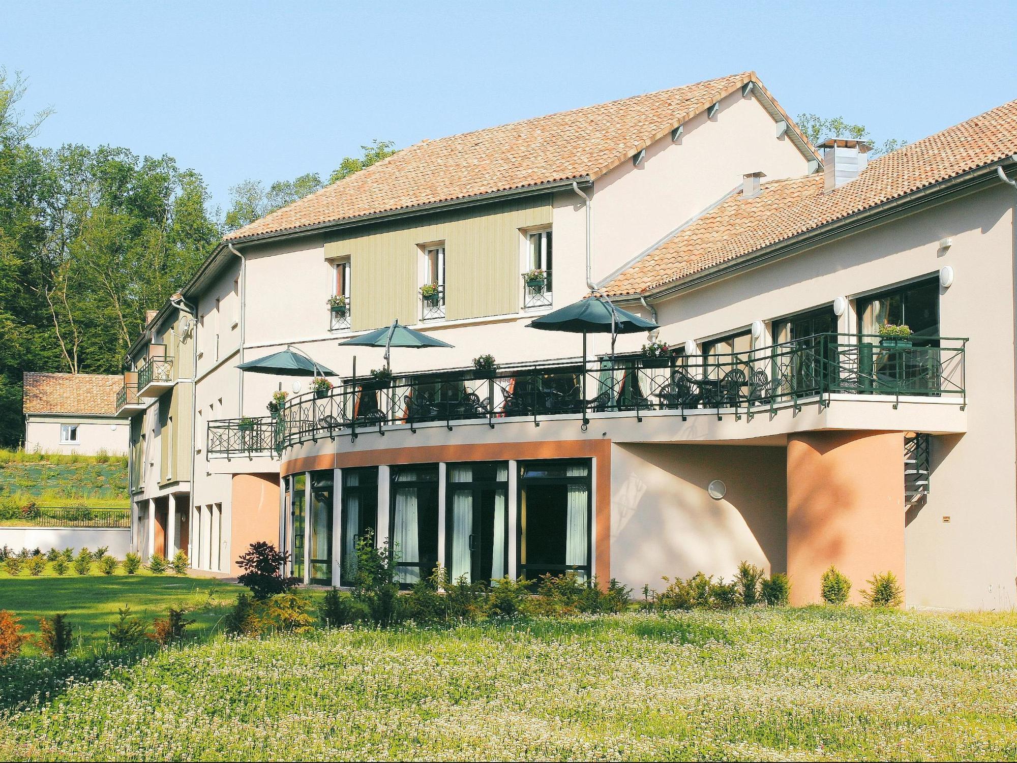 Logis Hotel - Restaurant Le Tulipier Vienne-le-Château Eksteriør billede