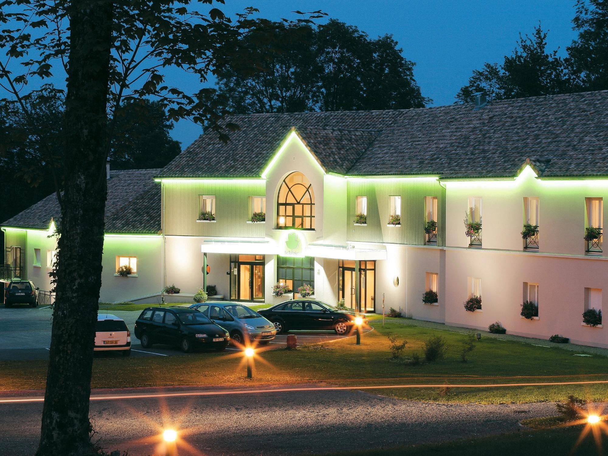 Logis Hotel - Restaurant Le Tulipier Vienne-le-Château Eksteriør billede